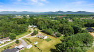 25 Country Gardens Ln Asheville, NC 28806