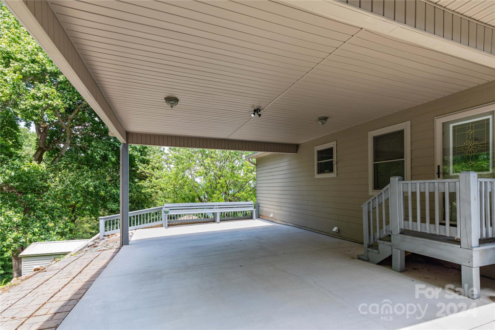 164 Atari Rd Waynesville, NC 28786