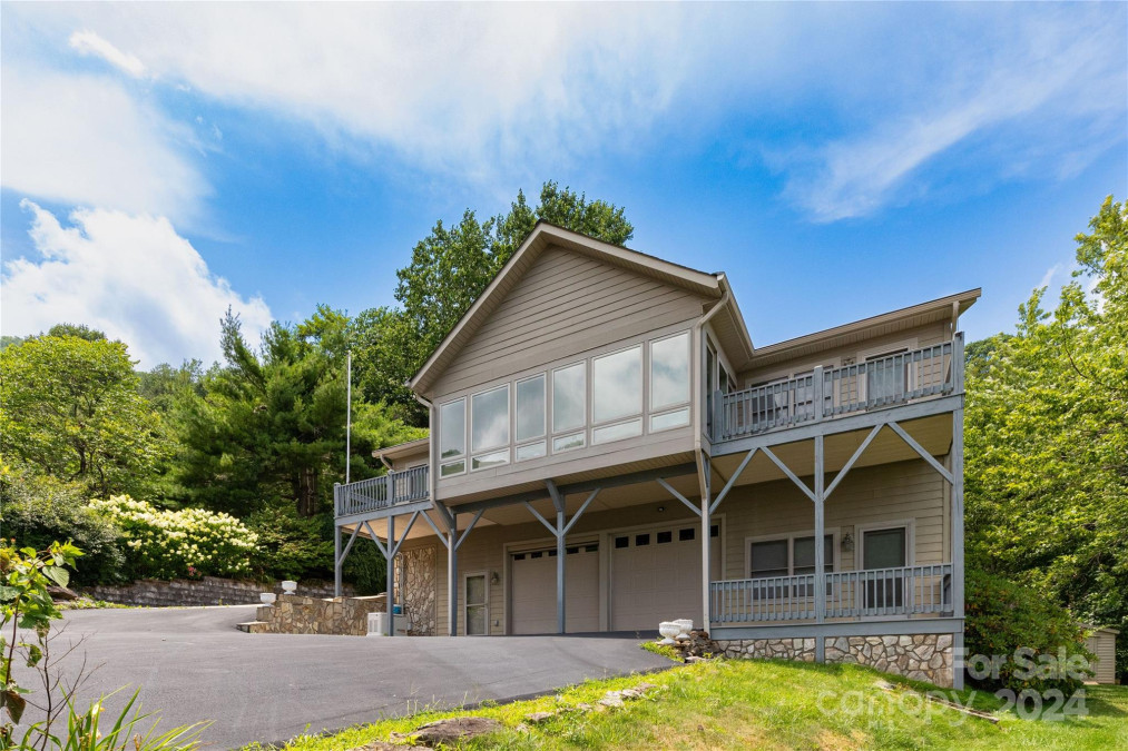 164 Atari Rd Waynesville, NC 28786