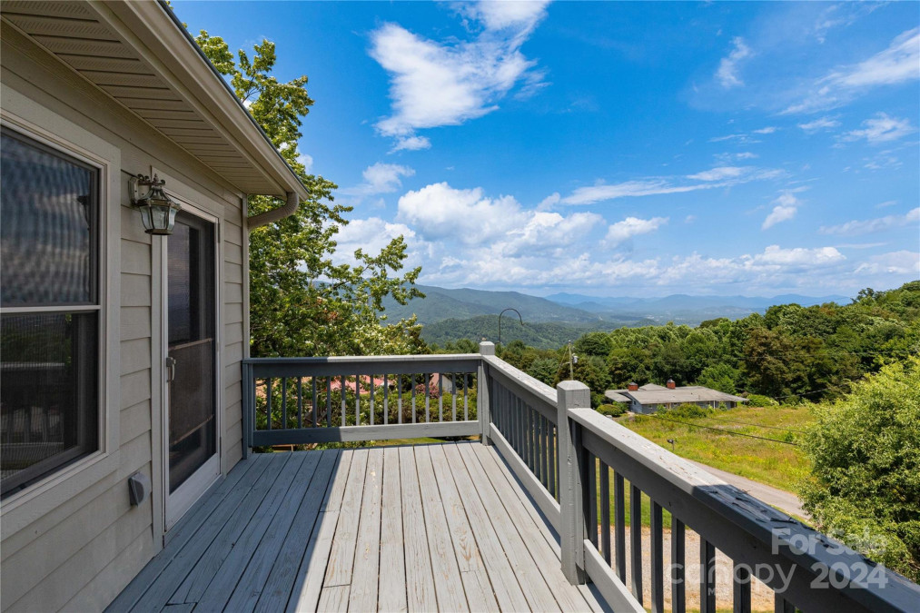 164 Atari Rd Waynesville, NC 28786