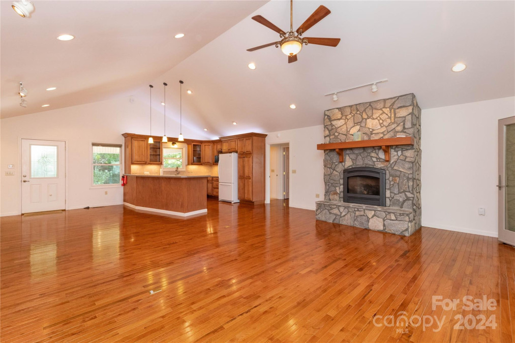 164 Atari Rd Waynesville, NC 28786