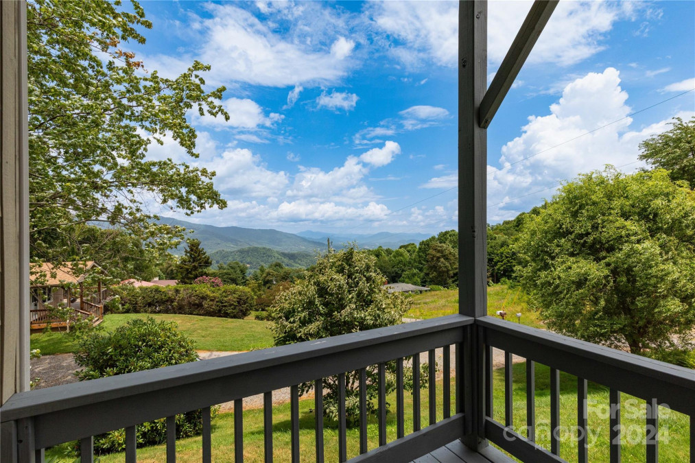 164 Atari Rd Waynesville, NC 28786