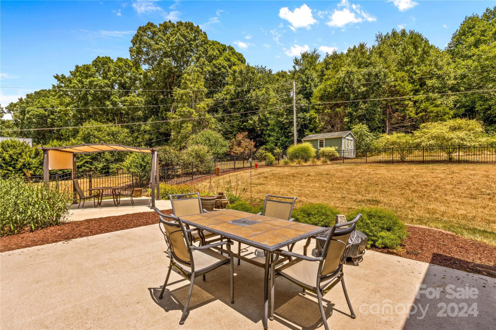 2654 Fines Creek Dr Statesville, NC 28625