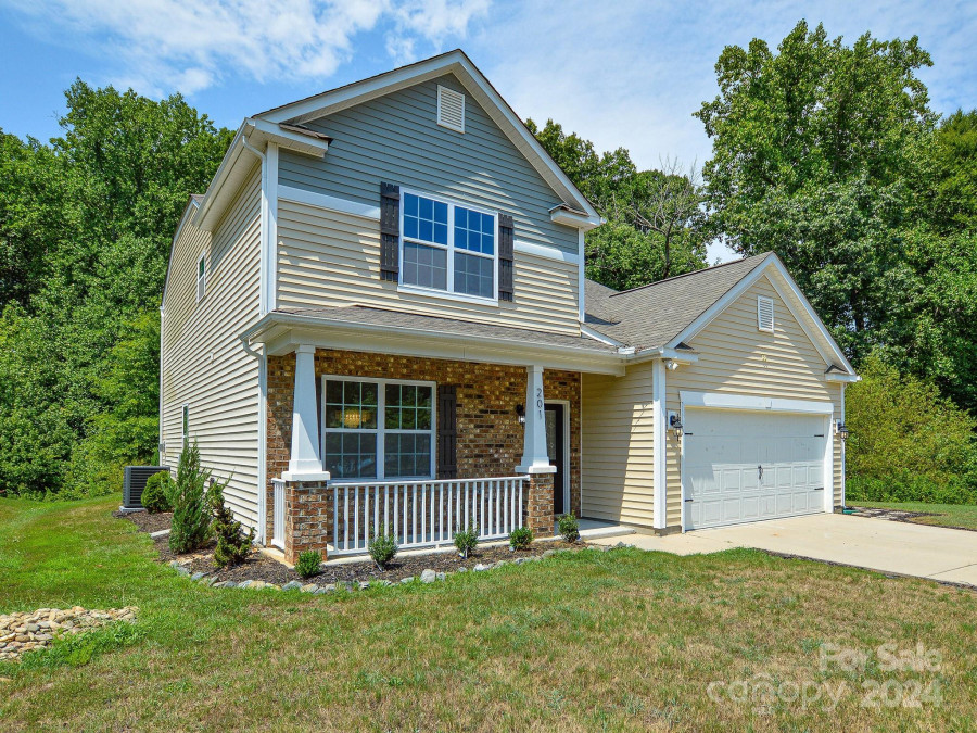 201 Rippling Water Dr Mount Holly, NC 28120