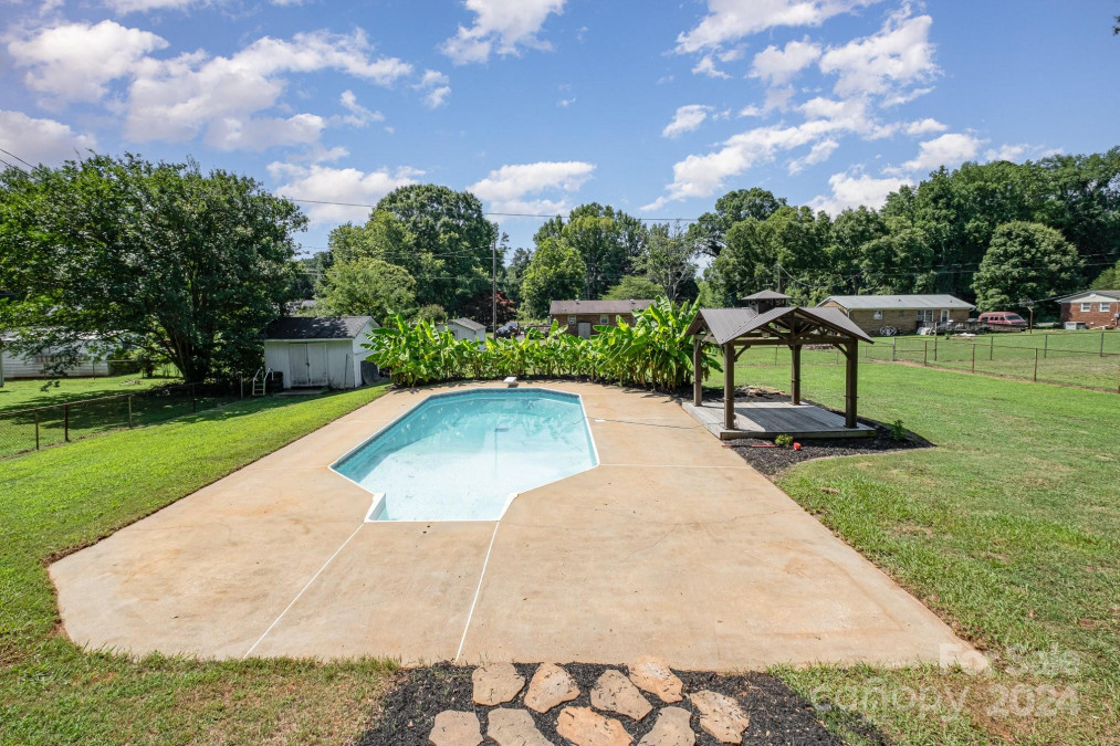 125 Midwood Ln Belmont, NC 28012