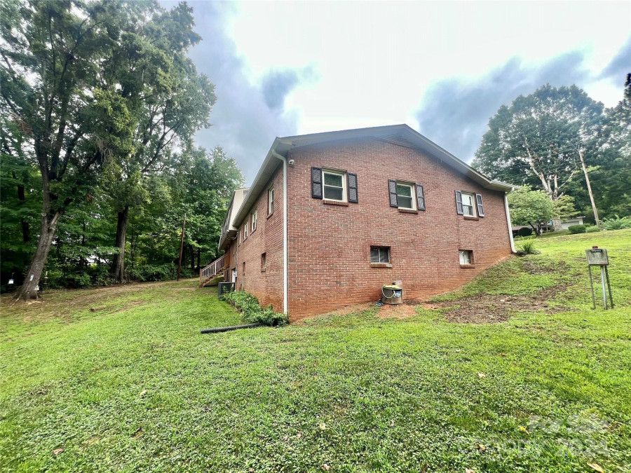 469 Radio Rd Taylorsville, NC 28681