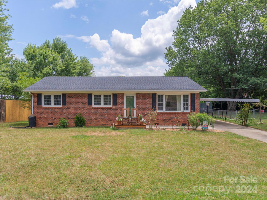 44 Woodview Dr Waynesville, NC 28786