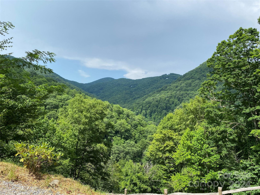 96 Trails End Ln Maggie Valley, NC 28751