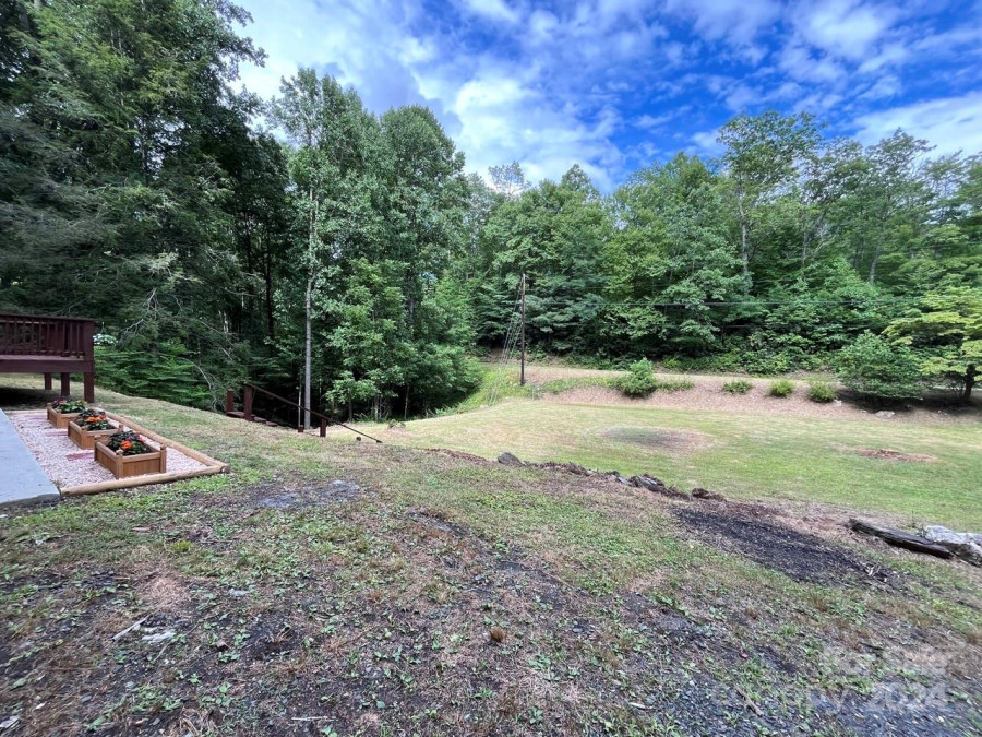 3178 Penland Rd Spruce Pine, NC 28777