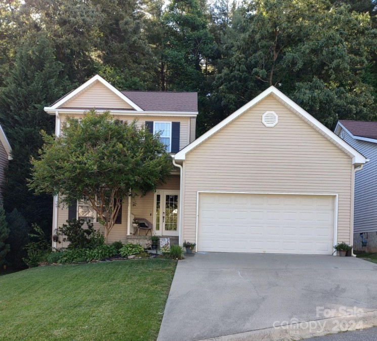 46 Woodcreek Cir Swannanoa, NC 28778