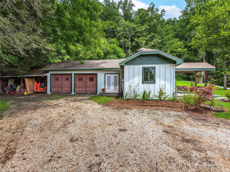 535 Chestnut Gap Rd Hendersonville, NC 28792