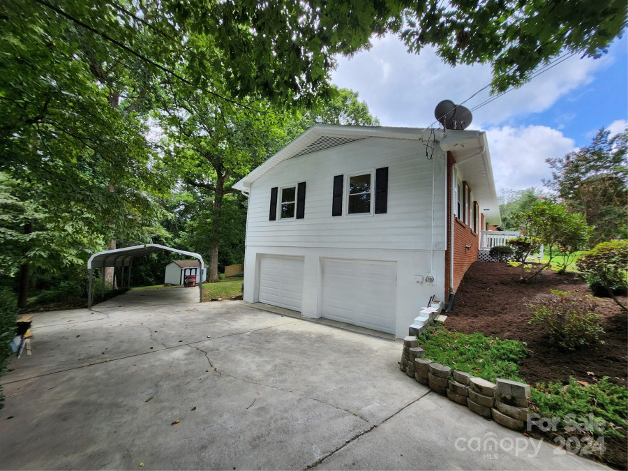 3 Barnes Rd Asheville, NC 28803