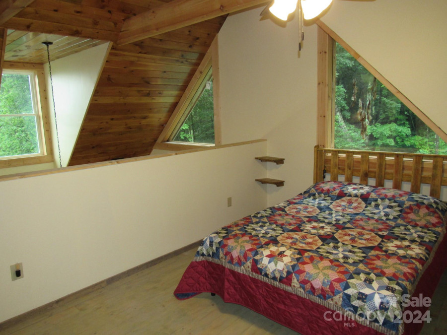 1330 Sheepback Mountain Rd Maggie Valley, NC 28751