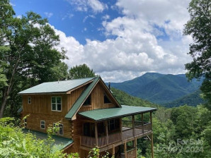 1330 Sheepback Mountain Rd Maggie Valley, NC 28751