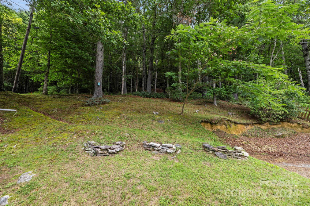 105 Corn Dr Cedar Mountain, NC 28718