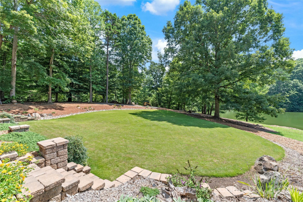 542 Lochaven Rd Waxhaw, NC 28173