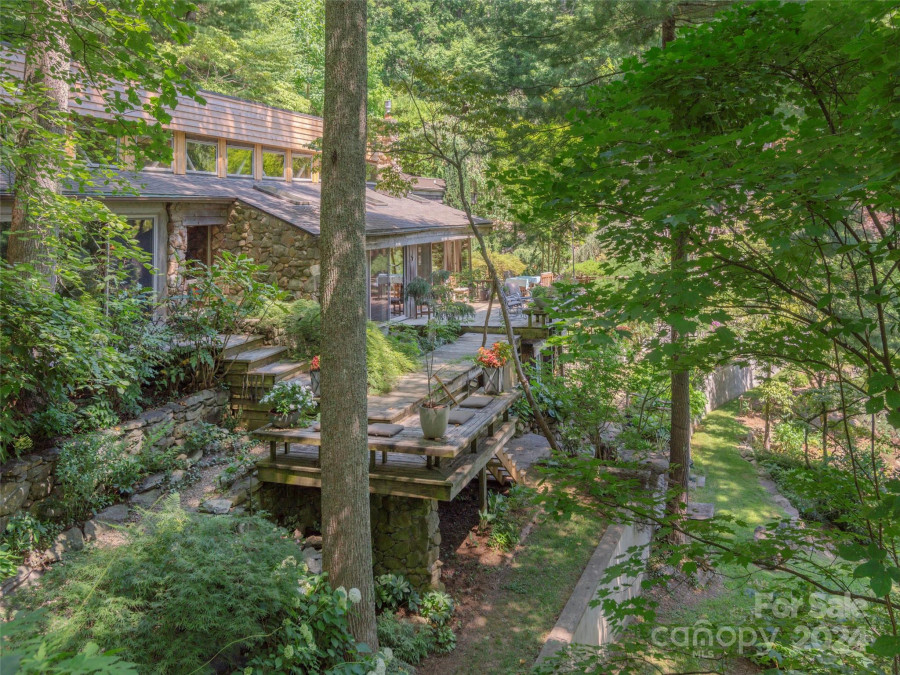 633 Upper Herron Cove Rd Asheville, NC 28804