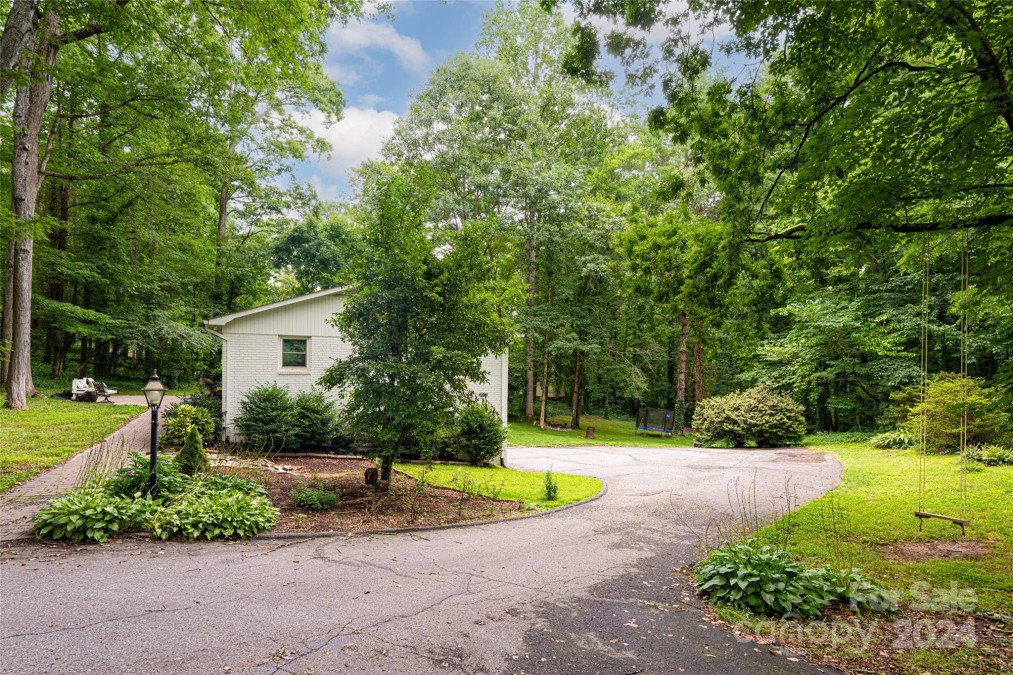 2514 Kanuga Rd Hendersonville, NC 28739