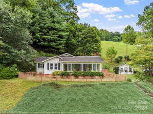 15388 Us Hwy 19 Hw Green Mountain, NC 28740