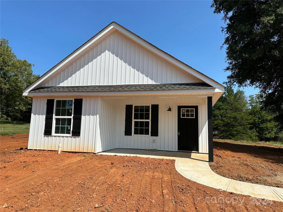 5832 Oakridge Rd Clover, SC 29710