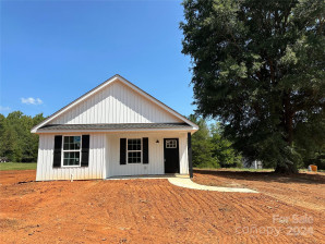 5832 Oakridge Rd Clover, SC 29710