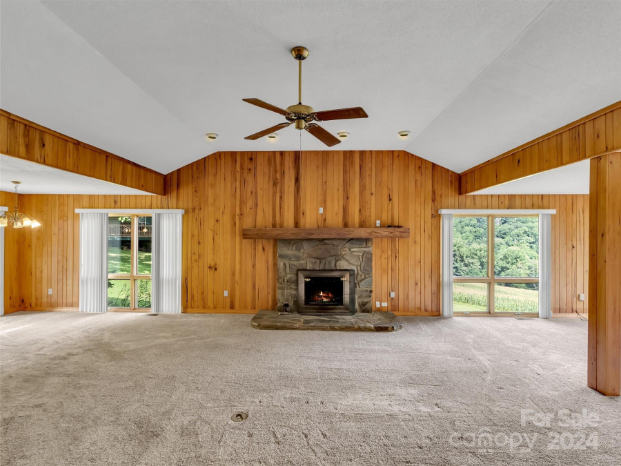 202 Sams Trl Waynesville, NC 28786