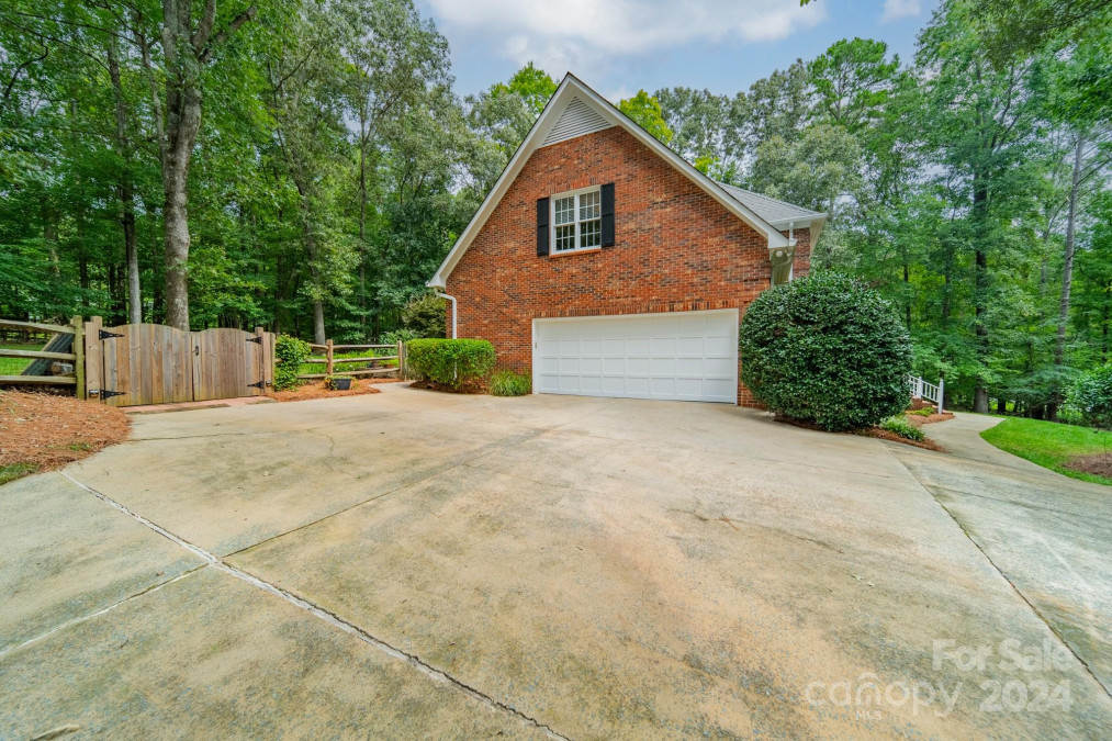 4534 Homestead Pl Matthews, NC 28104