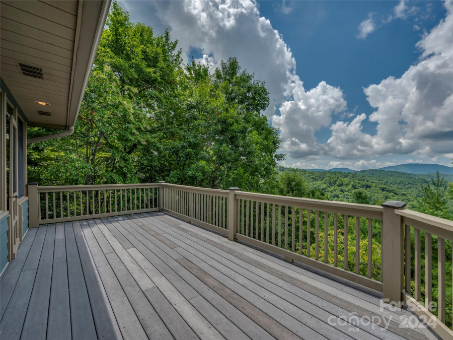 213 Bent Pine Tc Hendersonville, NC 28739