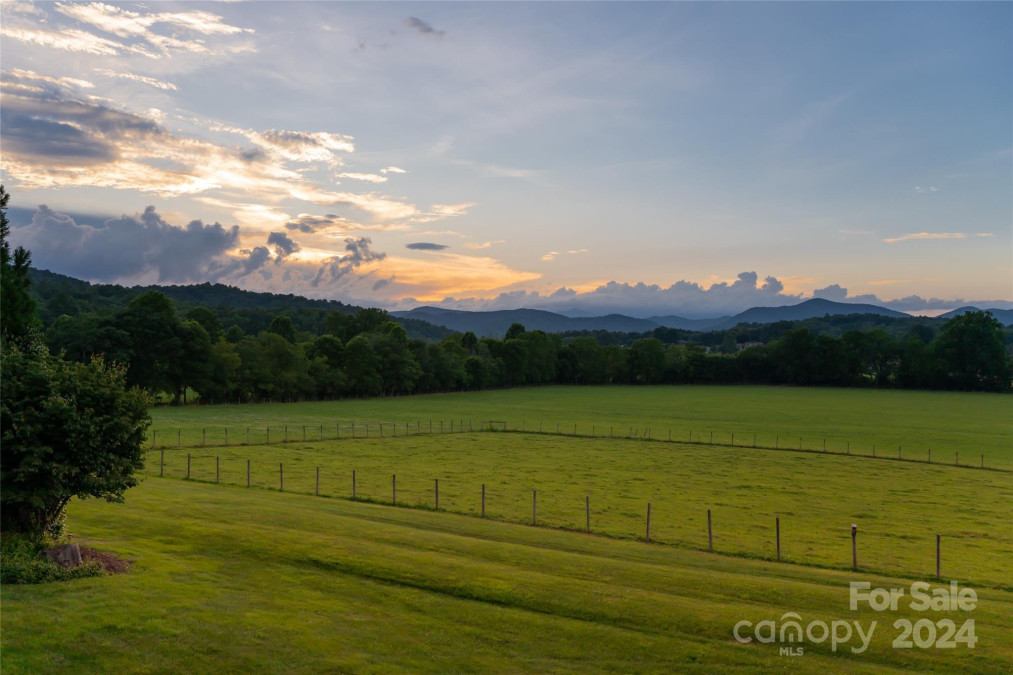 280 Walnut Hollow Rd Brevard, NC 28712