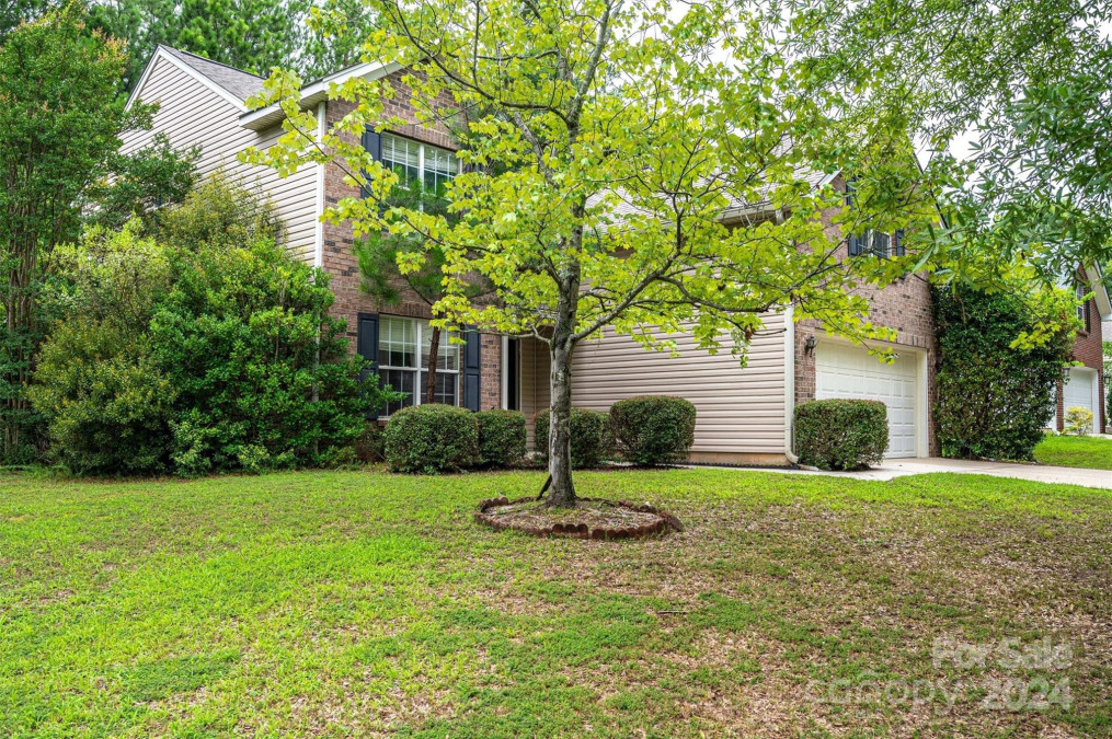 7272 Cascading Pines Dr Fort Mill, SC 29708