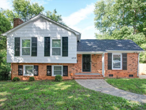 5713 Barrington Dr Charlotte, NC 28215