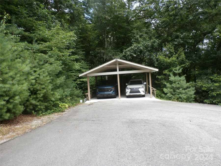 288 Rockledge Rd Spruce Pine, NC 28777