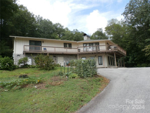 288 Rockledge Rd Spruce Pine, NC 28777