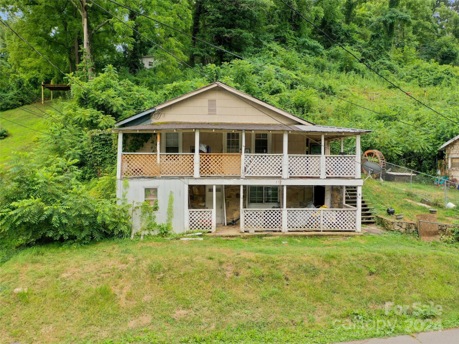 352 Welch St Waynesville, NC 28786