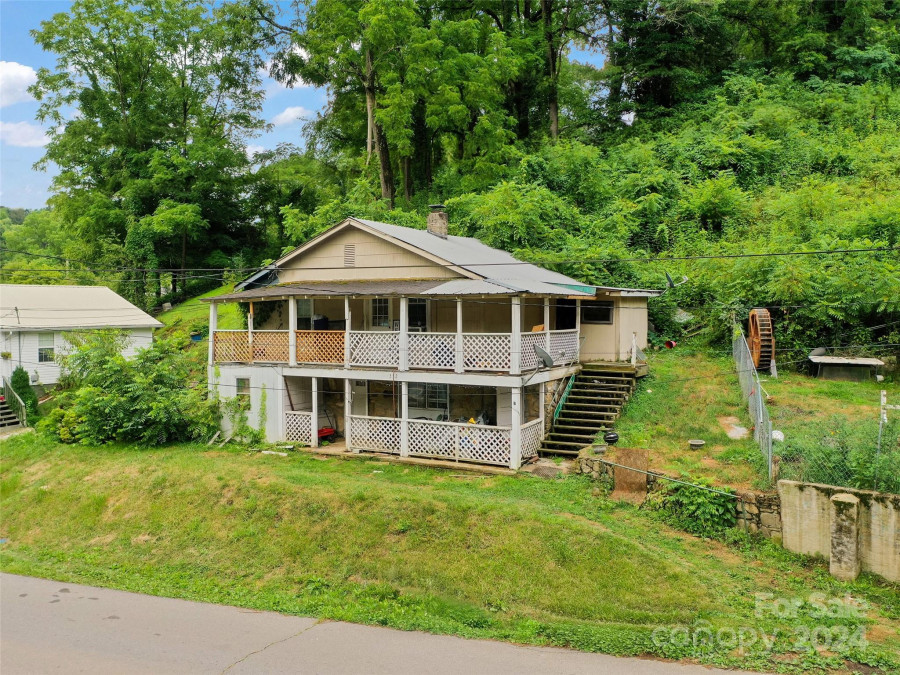 352 Welch St Waynesville, NC 28786