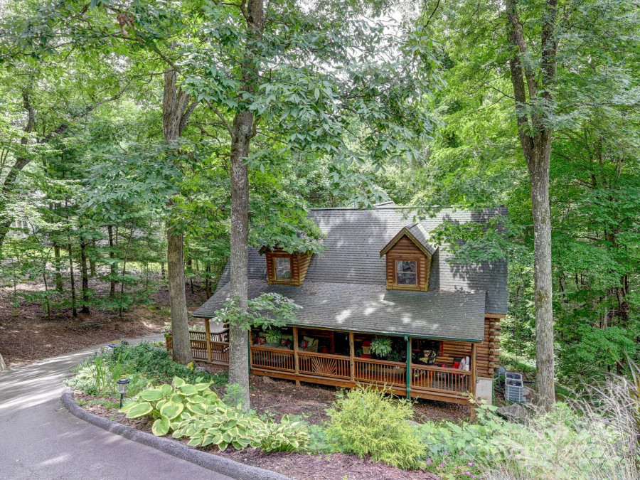 9 Azalea Ter Asheville, NC 28803