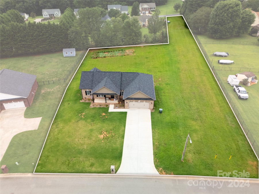 2135 Evergreen Dr Newton, NC 28658