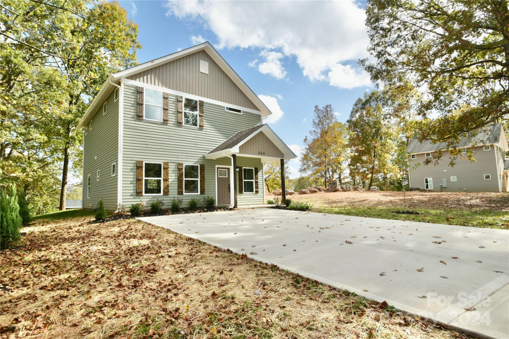 366 Holly Dr Mount Holly, NC 28120