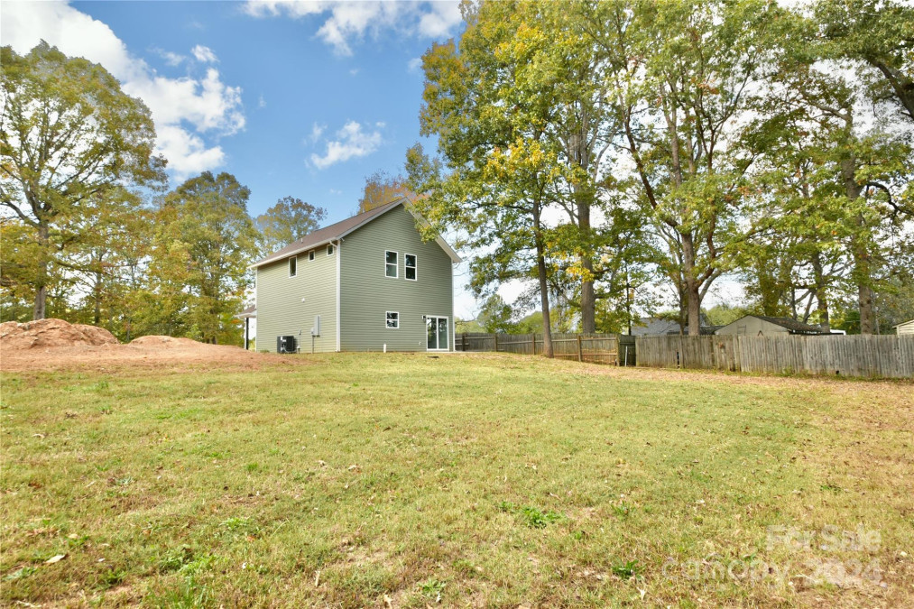 366 Holly Dr Mount Holly, NC 28120