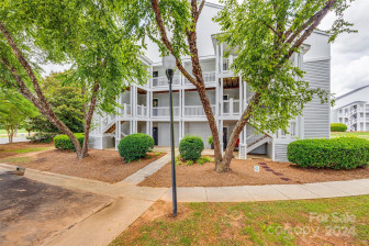 18 Hamiltons Bay Ct Clover, SC 29710