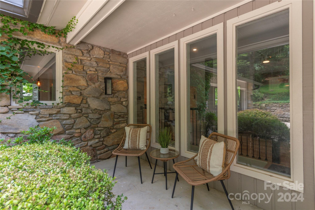 409 Sondley Woods Pl Asheville, NC 28805