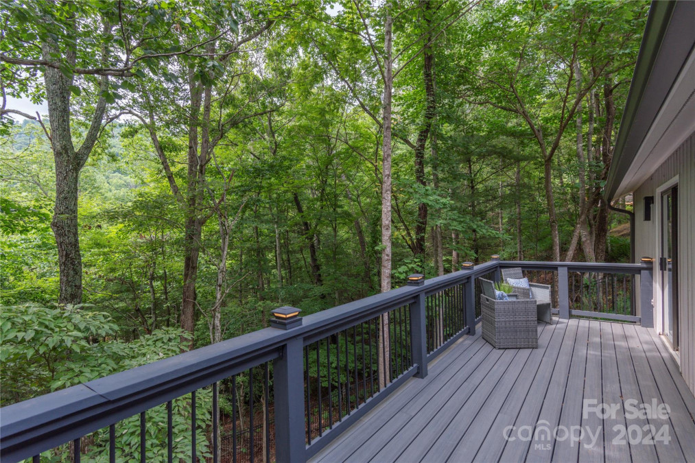 409 Sondley Woods Pl Asheville, NC 28805