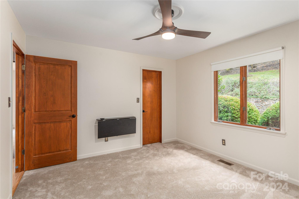 409 Sondley Woods Pl Asheville, NC 28805