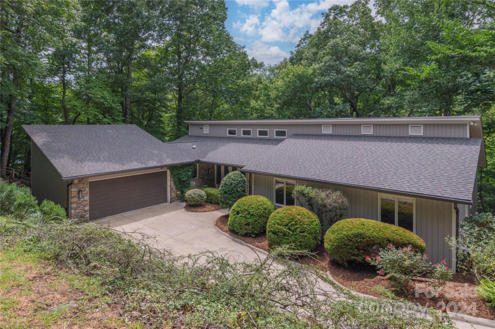 409 Sondley Woods Pl Asheville, NC 28805