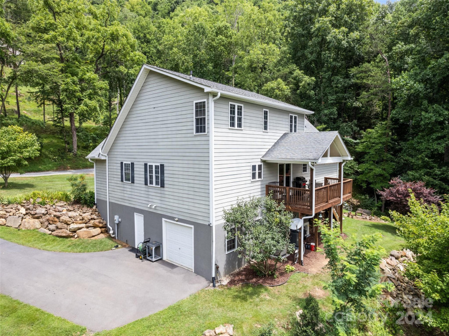 76 Eastern Sky Dr Canton, NC 28716