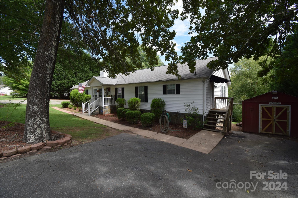 359 Pinnacle Rd Kings Mountain, NC 28086