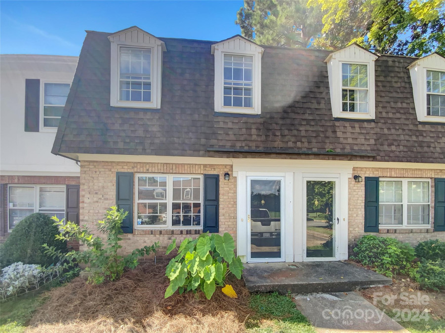 5807 Hunting Ridge Ln Charlotte, NC 28212