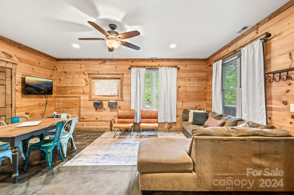 208 Heady Mountain Rd Cashiers, NC 28717