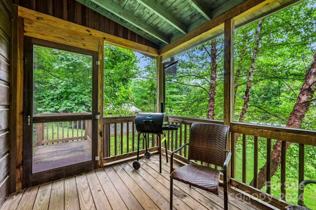 208 Heady Mountain Rd Cashiers, NC 28717