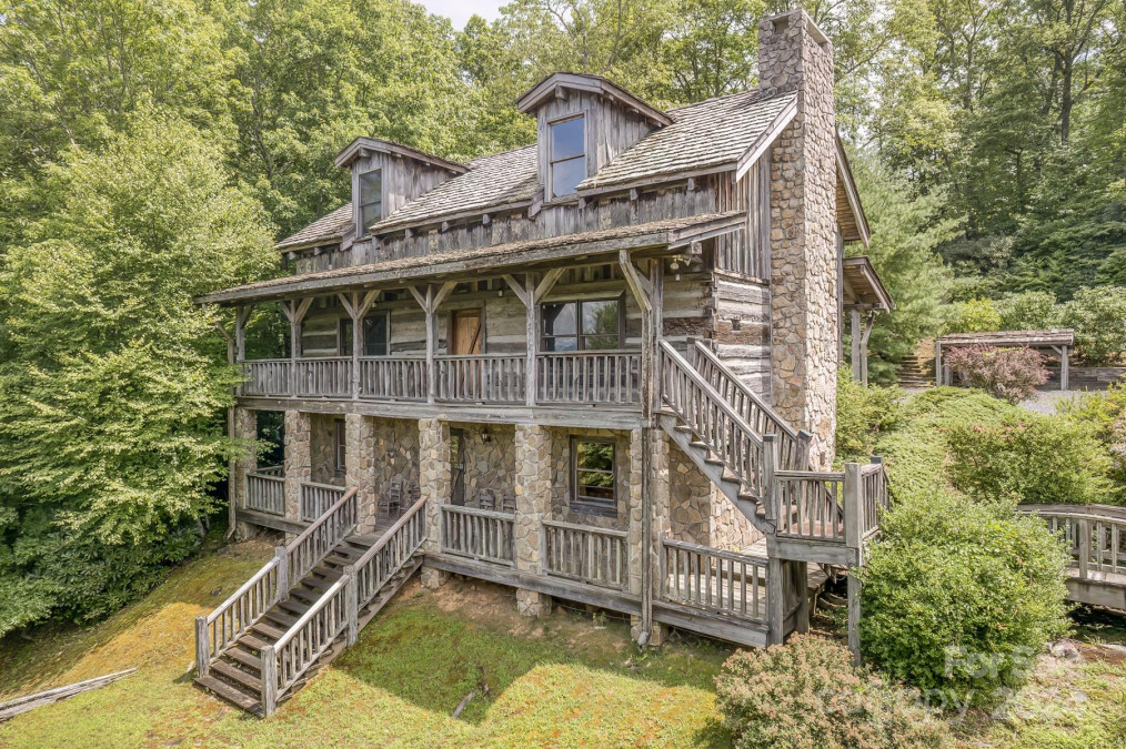 184 Dover Ln Spruce Pine, NC 28777